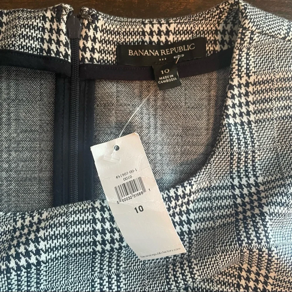 Banana Republic Sheath Dress - Picture 11 of 13